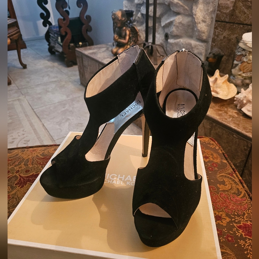 Michael Kors Leighton Open Toe suede heal
